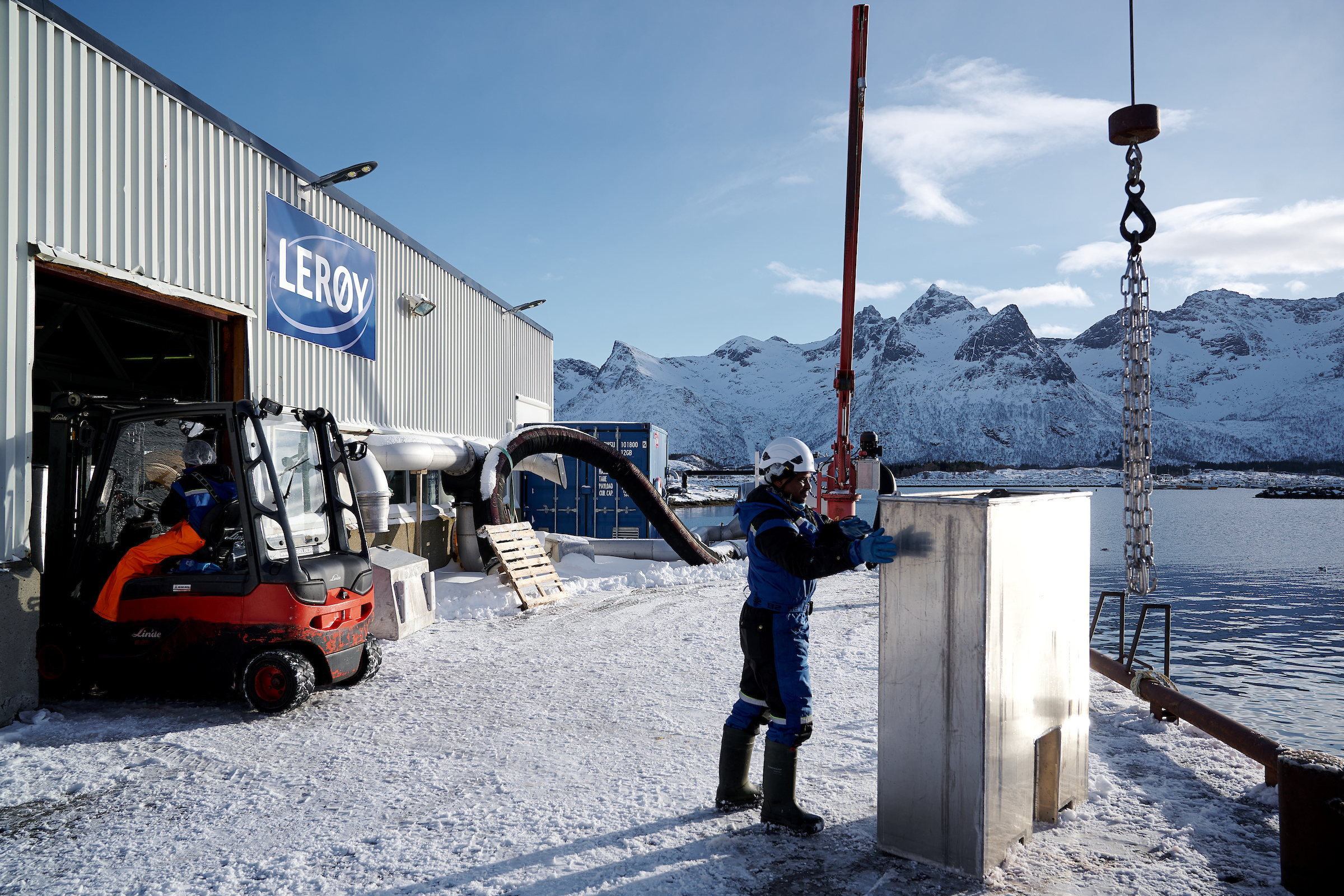 Aquaculture facility at sea